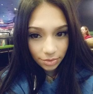 Meet your Posher, Candace